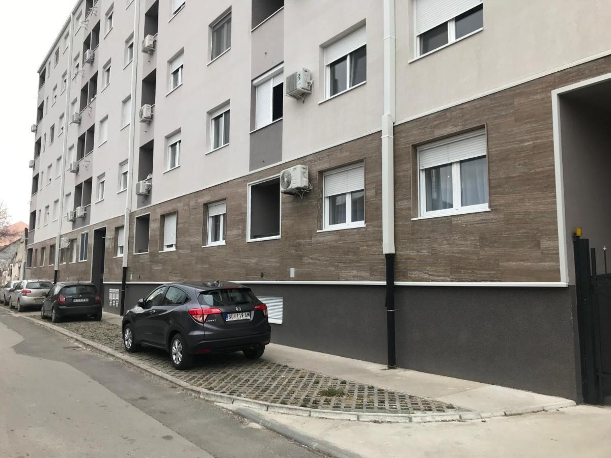 Apartman Mdb Суботиця Екстер'єр фото